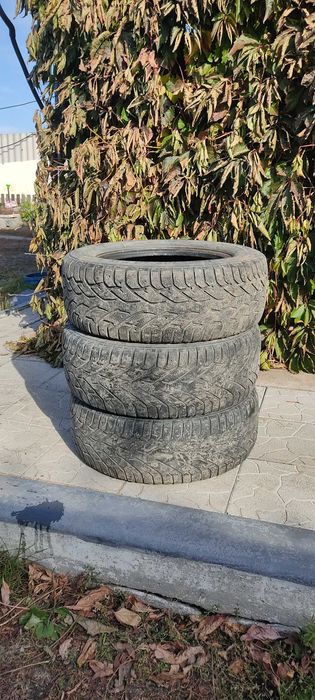 Покрышки зимние шипованные