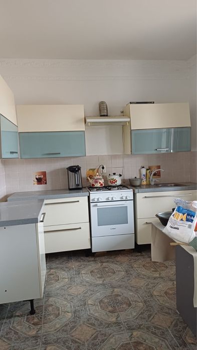 Кухонный гарнитур ,очень хорошего качества