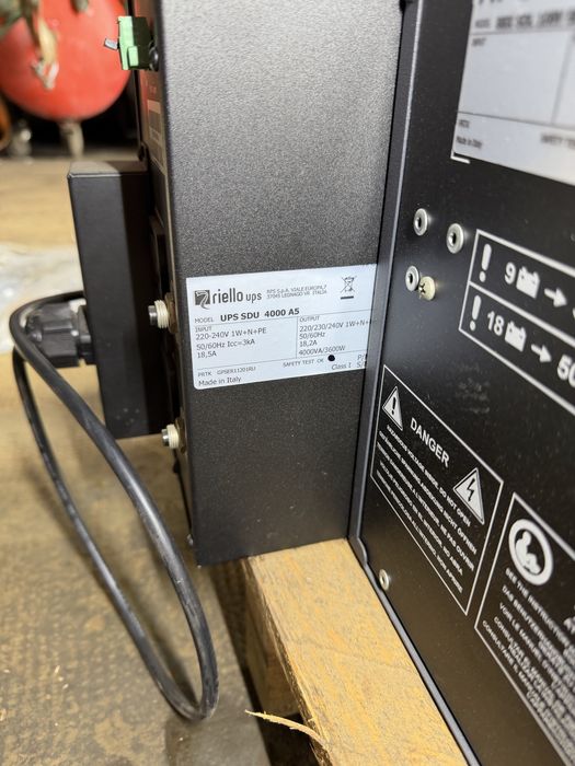 Sisteme de Alimentare Riello UPS 4000v