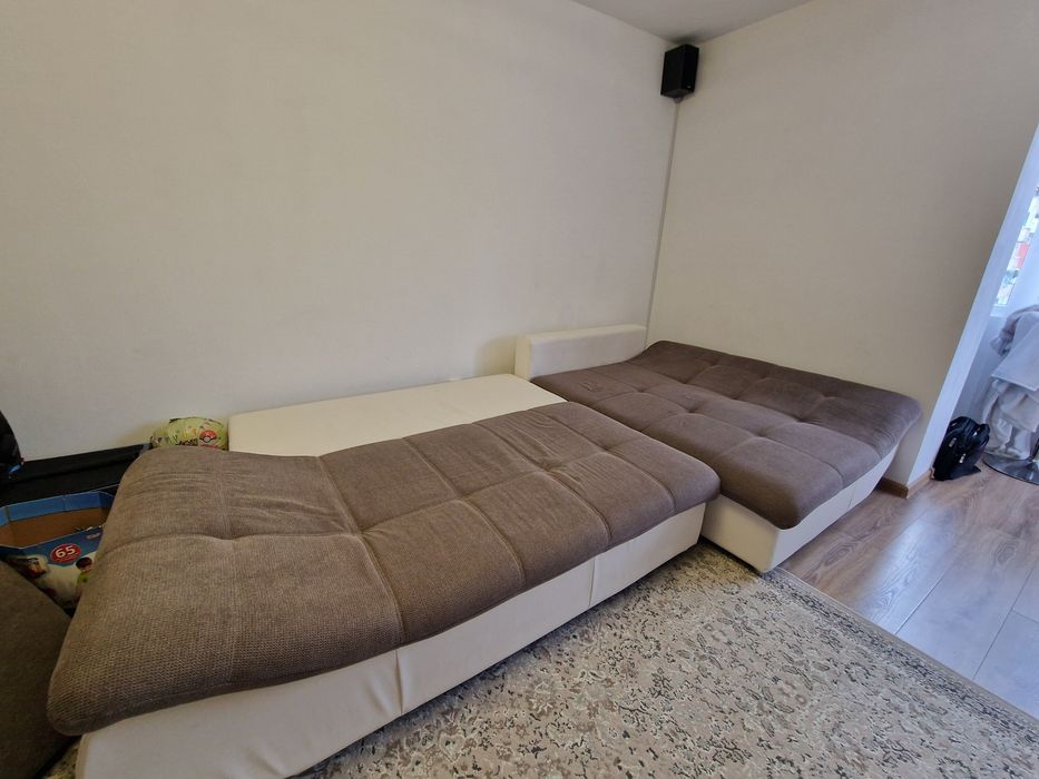 Colțar extensibil cu ladă de depozitare – stare foarte bună