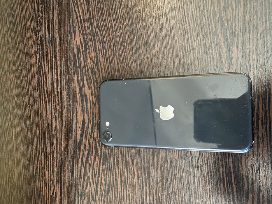 Срочно продам iPhone SE 2 128GB