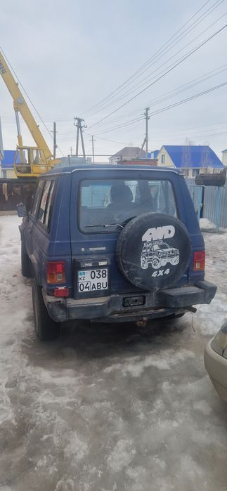 Продам запчасти на Митсубиси Паджеро 1