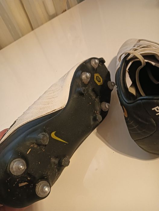 Crampoane Nike PHANTON preț 100 lei