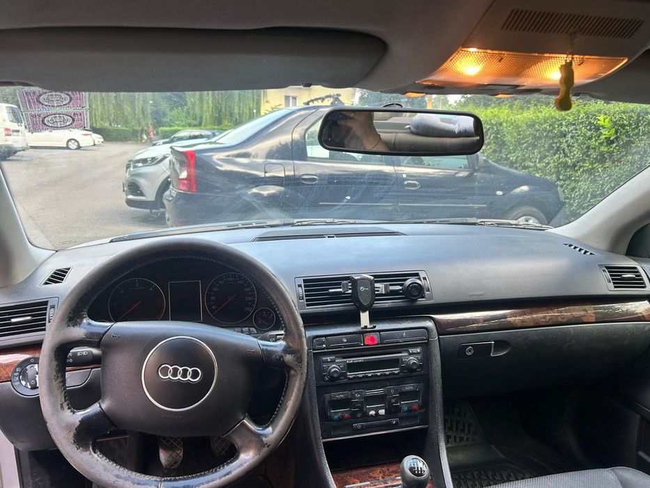 Vând  AUDI A4 B6 (8E) 1.9 TDI – 130 CP