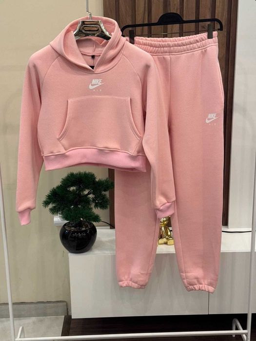 Дамски Екипи Nike