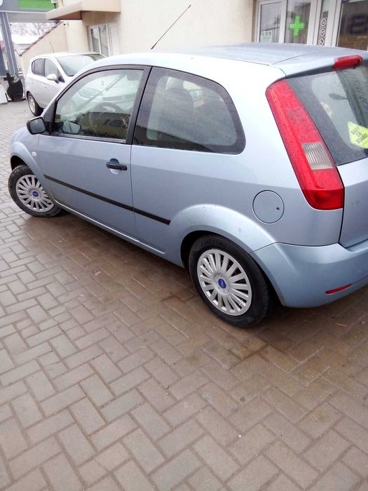 Ford Fiesa 2005 1.4 benzina - GPL
