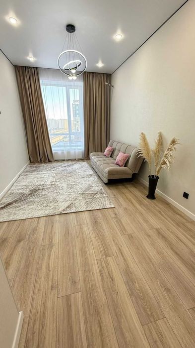 2 ком.кв. 38 кв.м  Айтматова, 79