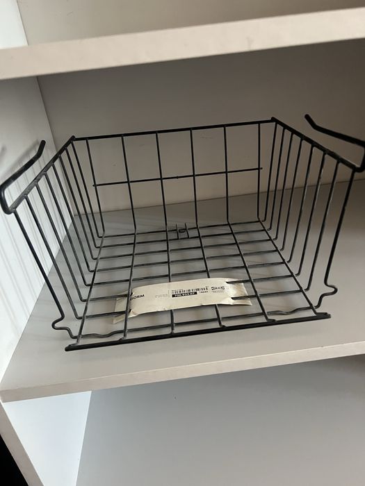 Корзина подвесная ИКЕА , освобождает место на полках .