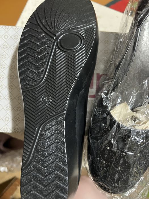 Продам женскую обувь