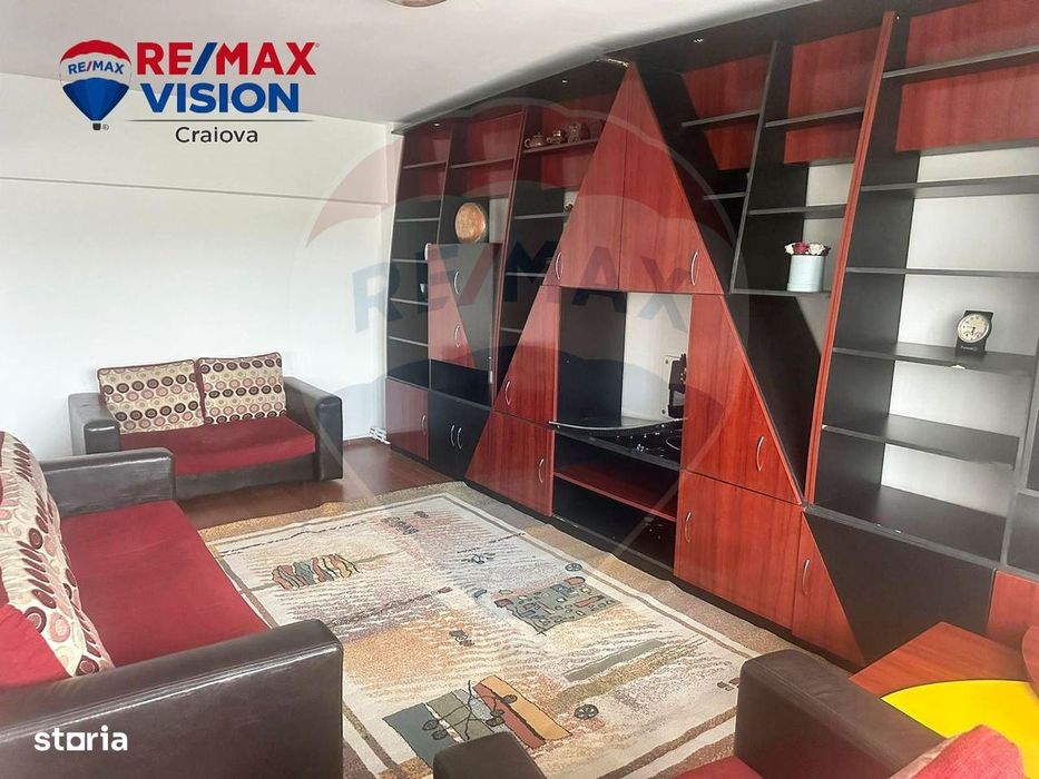 Apartament cu 4 camere de vânzare în zona Central