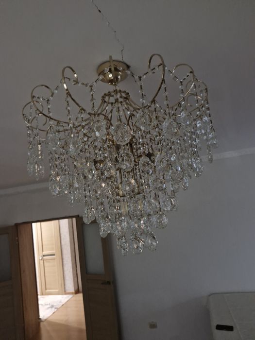 Продам люстру 10 лампочек