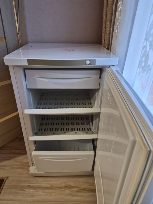 Прдам ковёр. Морозилка. Алюмин бак