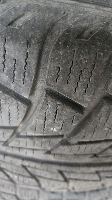 Продавам 4 джанти с 4 гуми 235 55 17 всесезонни