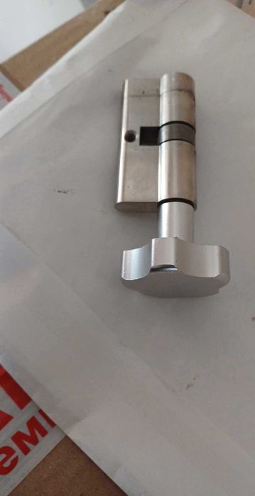 Брави хотелски врати