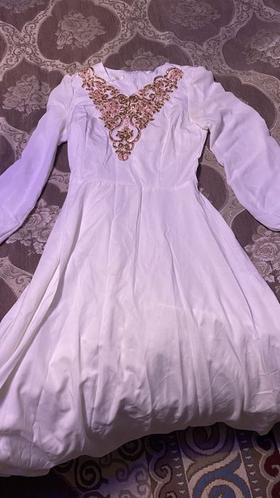 Белое платье на сырга салу