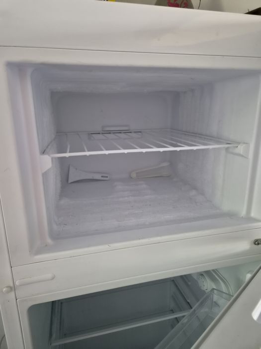 Продавам хладилник