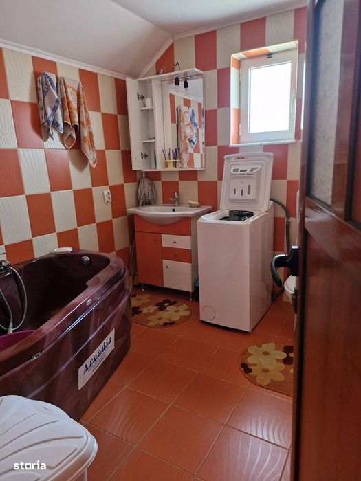 Casa P+M , Gavana vizavi de Q-uri