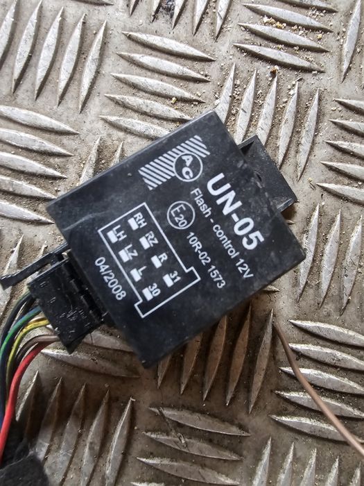 Releu carlig remorcare UN-05 E20 10R-02 1573