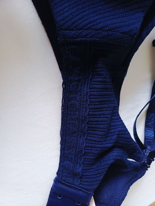 Сутиен Victoria's Secrets 70 B нов