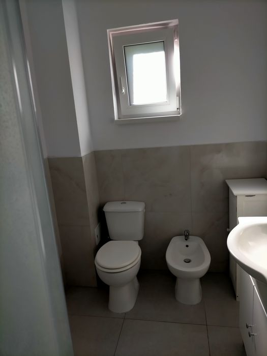 Apartament cu 3camere de închiriat