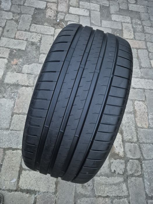 O bucată 285/35 R22 vară - una Continental Bridgestone Pirelli