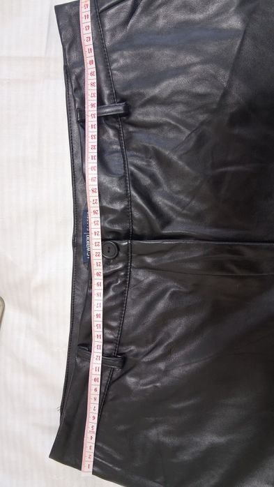 Pantaloni LC Waikiki Classic - Aspect Piele, Croi Larg (Loose Fit)mari