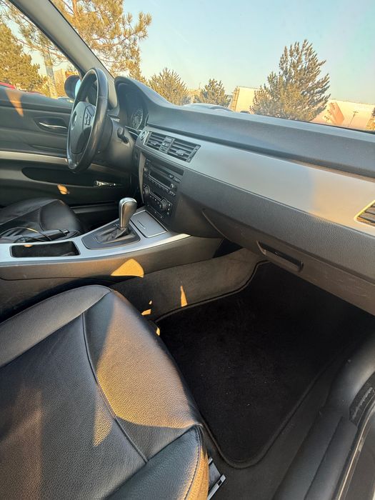 BMW Seria 3 - 325 XI E90