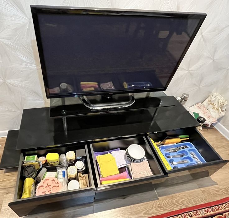 Телевизор + Тумба