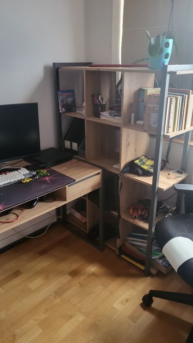 Бюро дърво с черни крака