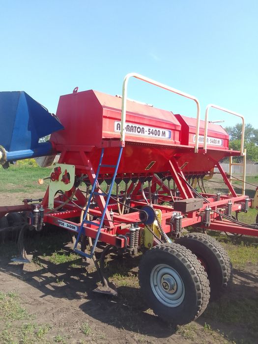 Продается трактор с сеялкой Агратор5.4