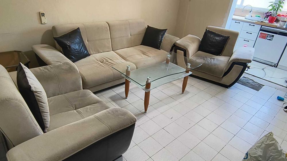 Диван с два фотьойла и две табуретки