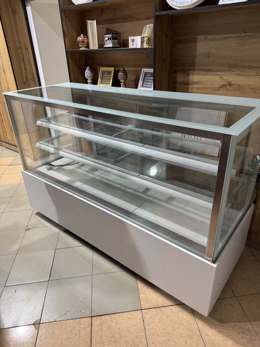 Кондитерский холодильник