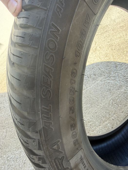 Автомобилна гума 235/ 50 R19 всесезонна