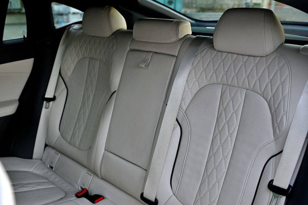 BMW X6 M pachet km reali Individual fara daune!!!