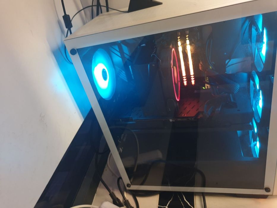 Продам кейс  windows 11 6800xt 16 гб 32  гб ддр 4 3200