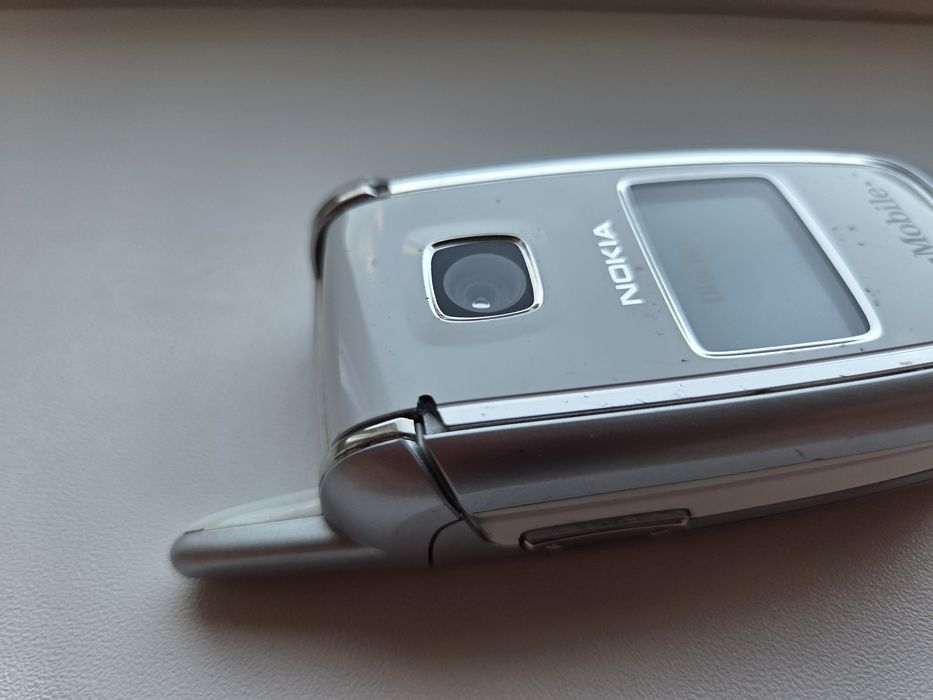 Nokia 6101 cu clapeta