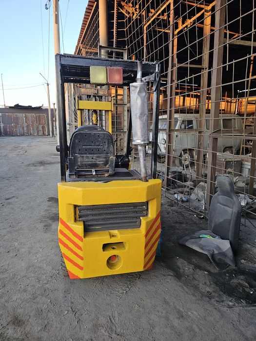 Вилочный погрузчик складской