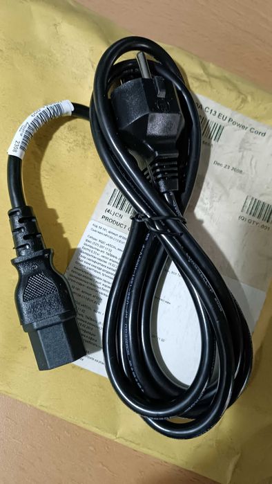 Кабель питания для компьютеров и серверов.