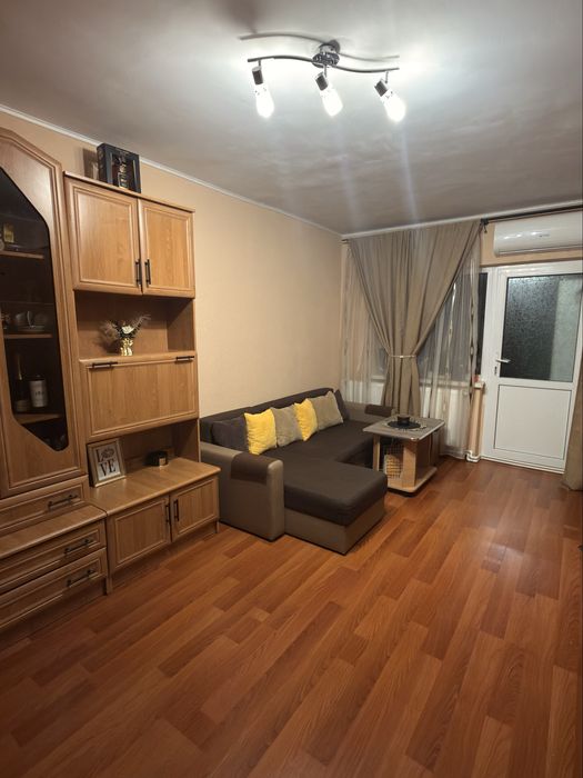 Apartament 2 camere etaj 3/3 suprafata utila 54 mp zona Penny Oituz