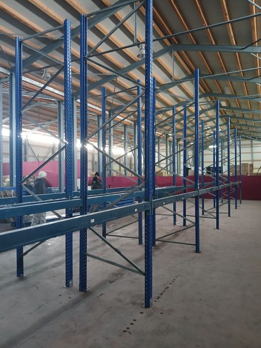 De vânzare  rafturi metalice