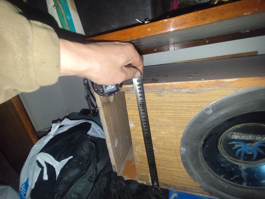 Продам сабвуфер SOUNDSTREAM