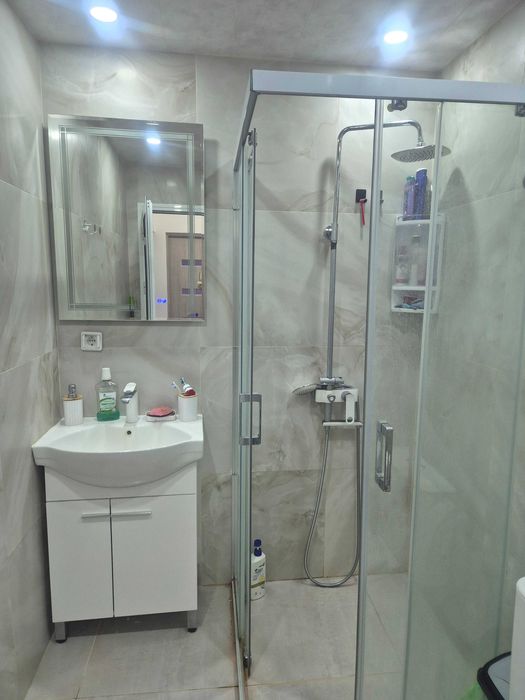 Продава се Тристаен апартамент в Шумен, Боян Българанов 1 - 80 кв.м за 1141 €/кв.м - Снимка #17