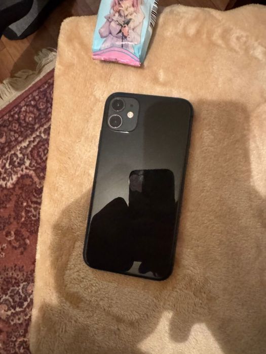 Продам айфон 11