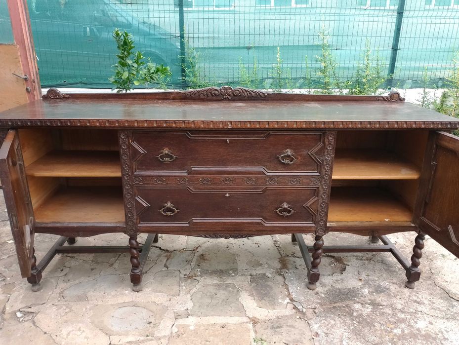 Старинен масивен скрин, бюфет