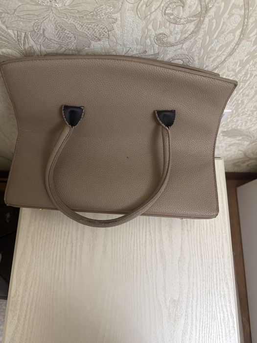 Продам женскую сумку.