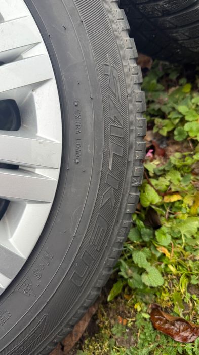 Зимни гуми + джанти + тасове VW polo