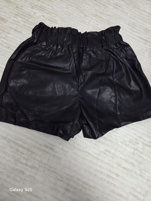 Lot pantaloni scurți  si salopeta pantaloni scurti