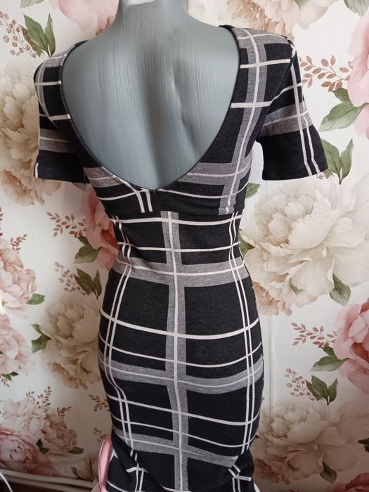 Дамски рокли ,размери хс и с