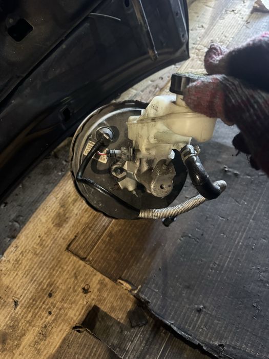 Тойота Авенсис т250 Вакуум в сборе