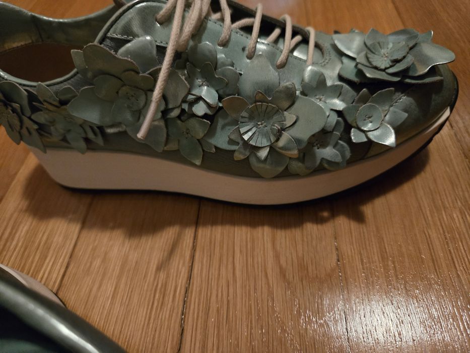 Pantofi Musette cu aplicații florale, 36-37, piele